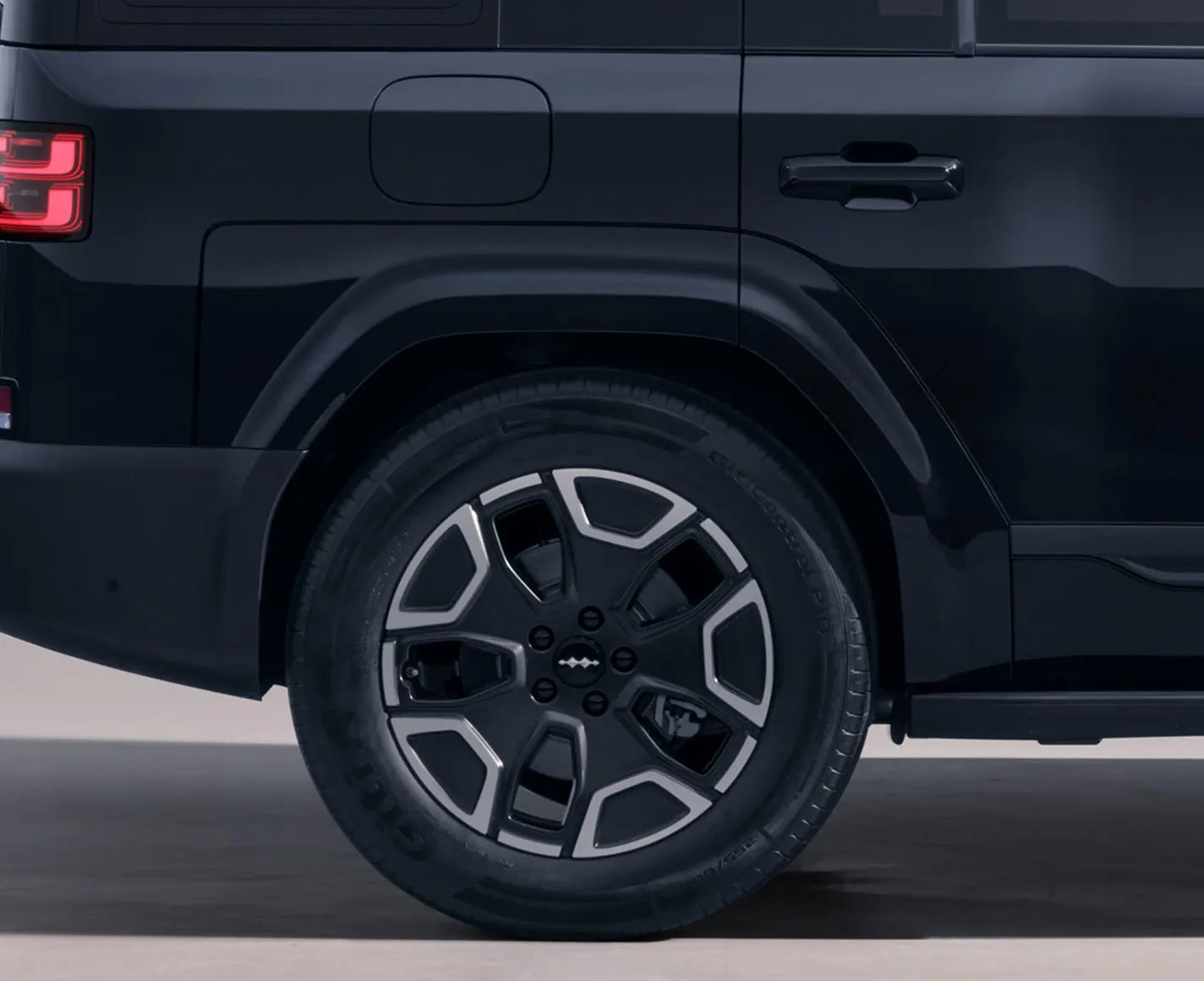 Titanio 7   4WD Max version  190KM