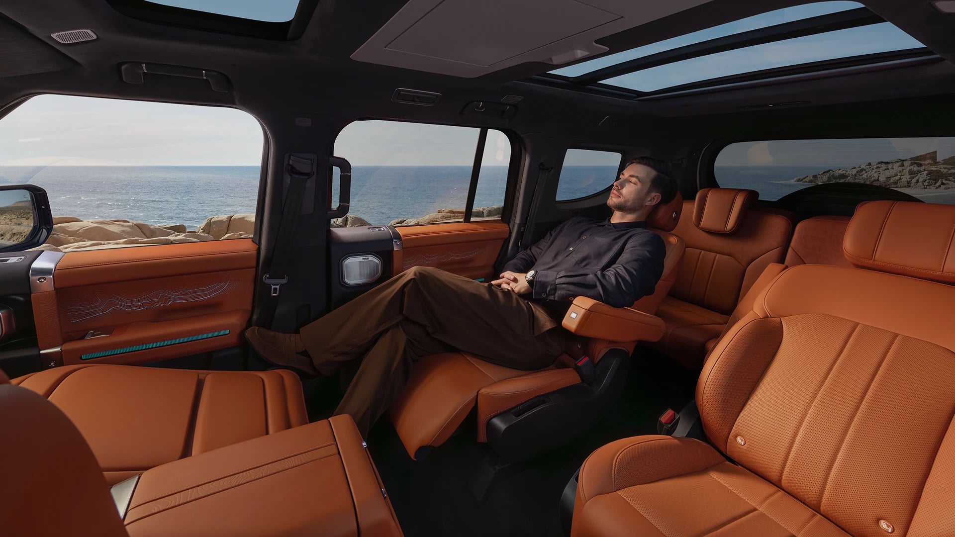 G700  Taklimakan Rally Edition (Based on Explorer) 5-Seater