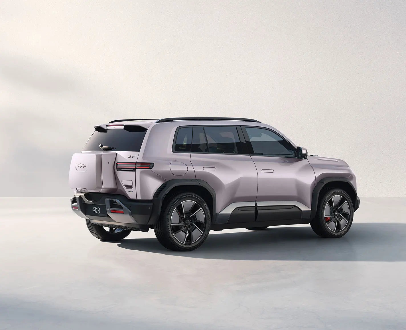 Titanio 3   4WD Intelligent Driving Max Edition