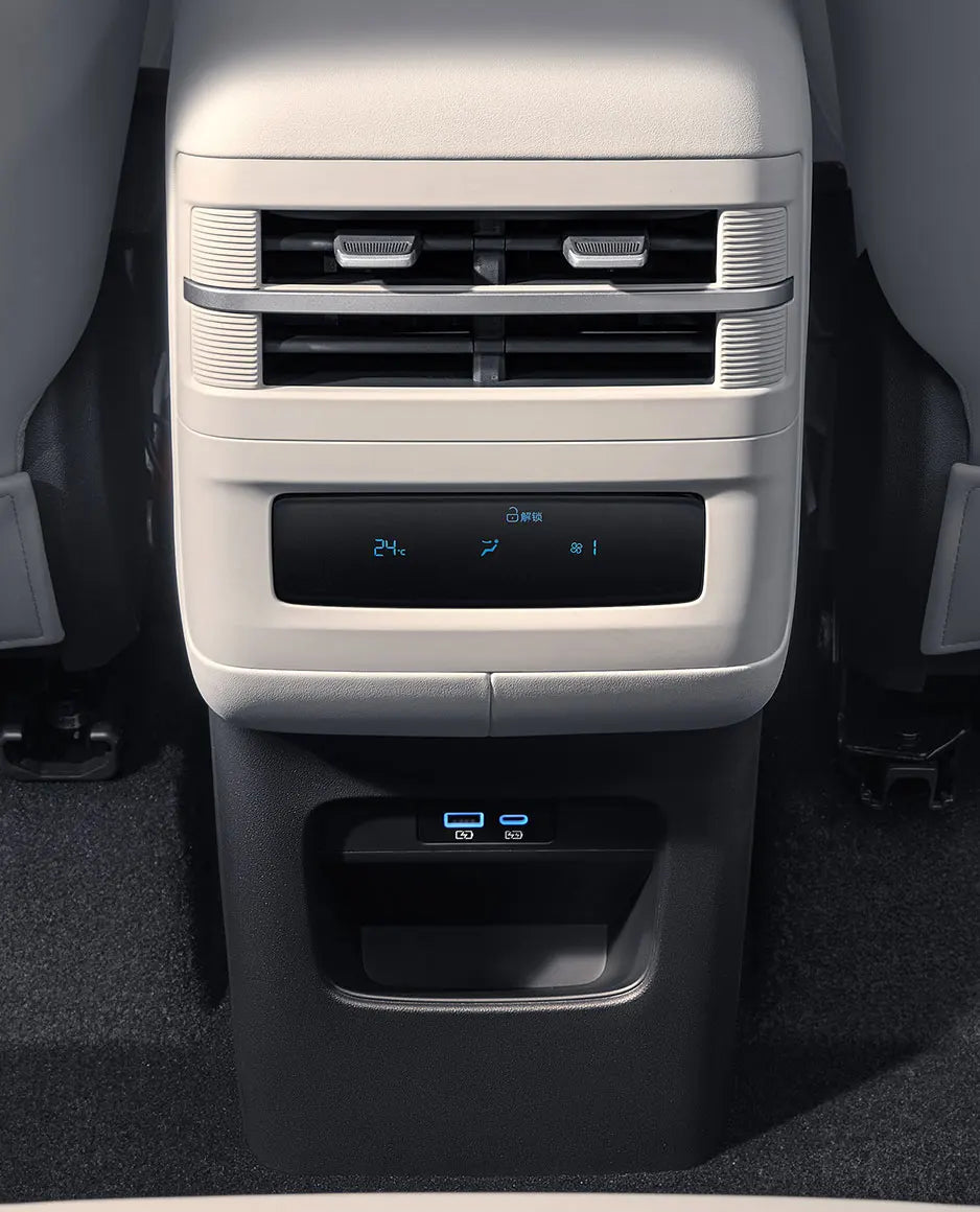 Titanio 7   4WD Max version  190KM